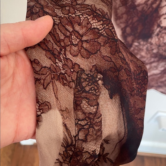 Worth Women’s 100% Silk Brown And Taupe Lace Patterned Button Down Blouse Size S - Picture 6 of 6